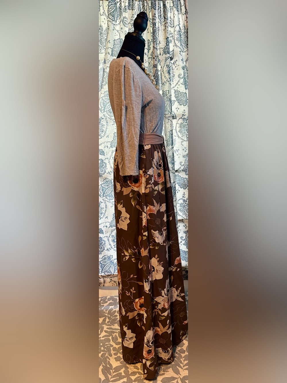 Grey Floral Maxi Dress with Peach Accents and Sash - Picture 4 of 6